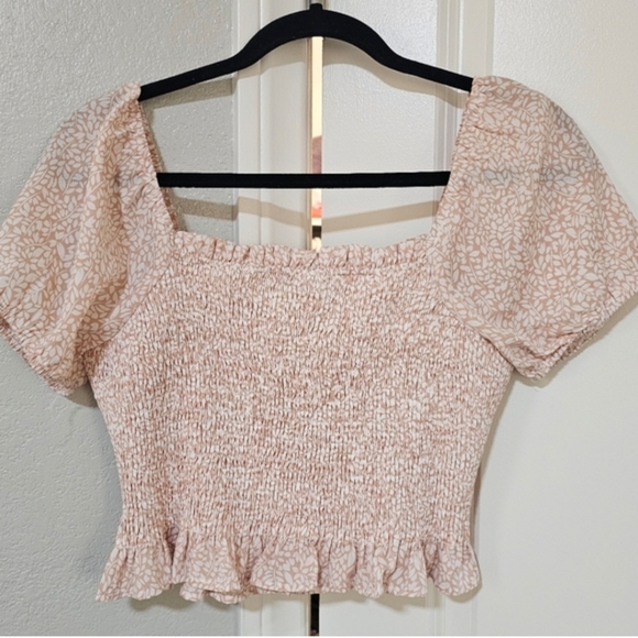 Paper Crane Blush Off-Shoulder Crop Top - Picture 4 of 6